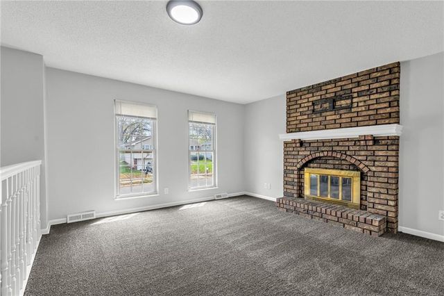 532 NE 98th Place, Kansas City, MO 64155