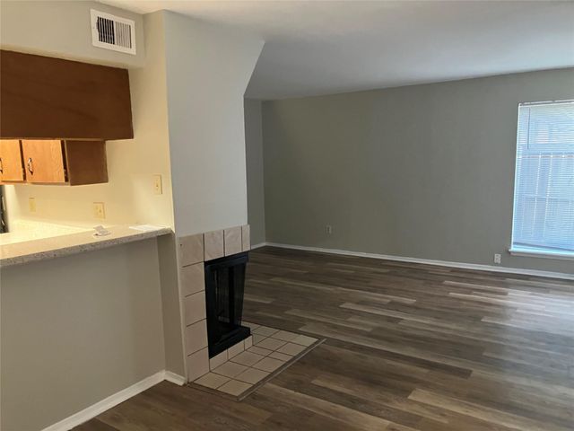 8048 Sands Point Drive C, Houston, TX 77036