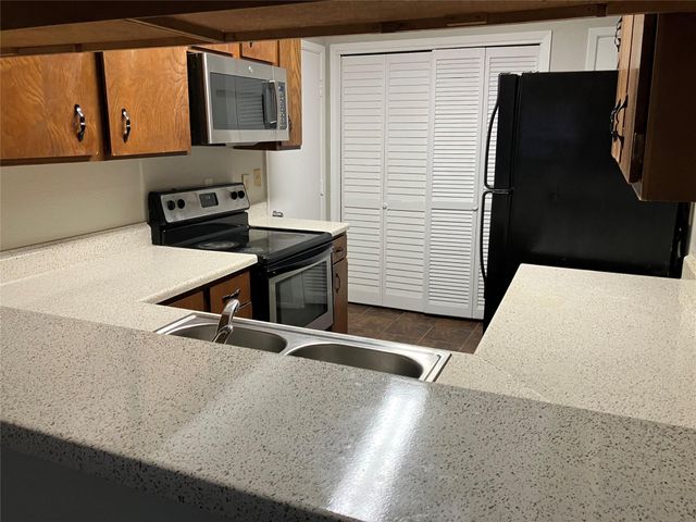 8048 Sands Point Drive C, Houston, TX 77036