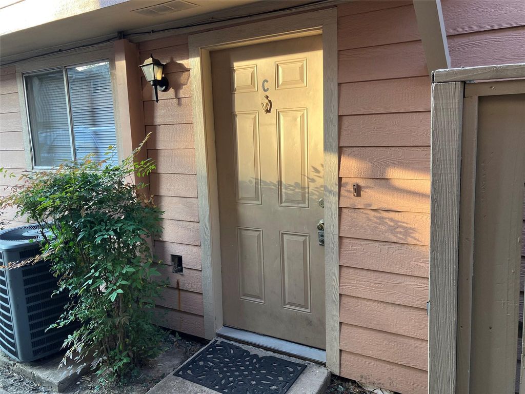 8048 Sands Point Drive C, Houston, TX 77036