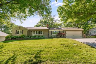 10000 Holly Street, Kansas City, MO 64114