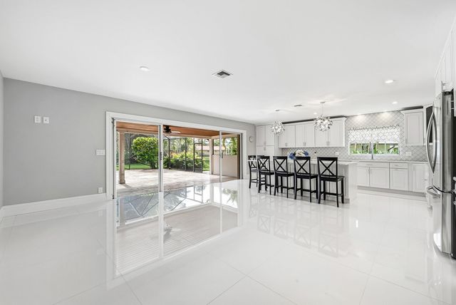 417 N Country Club Drive, Atlantis, FL 33462