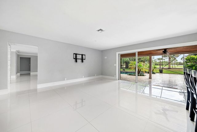 417 N Country Club Drive, Atlantis, FL 33462