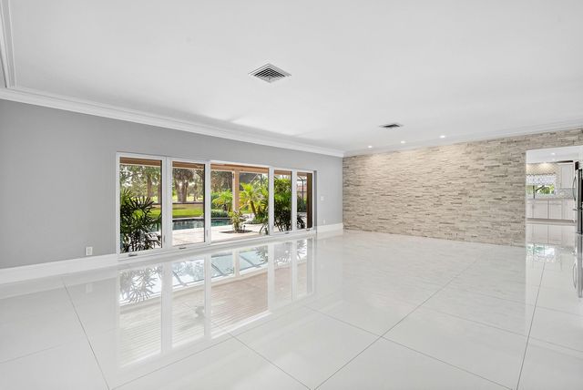 417 N Country Club Drive, Atlantis, FL 33462