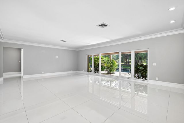 417 N Country Club Drive, Atlantis, FL 33462