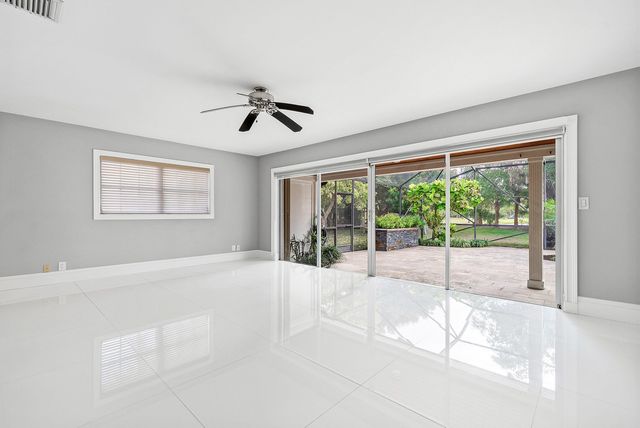 417 N Country Club Drive, Atlantis, FL 33462