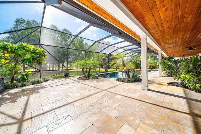 417 N Country Club Drive, Atlantis, FL 33462