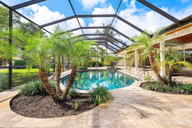 417 N Country Club Drive, Atlantis, FL 33462