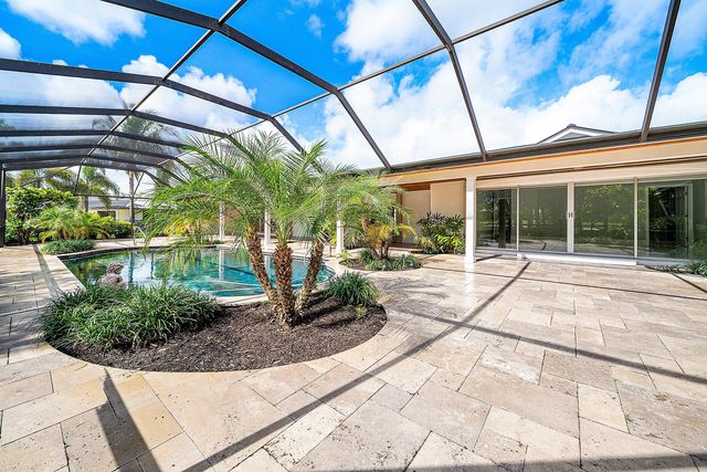 417 N Country Club Drive, Atlantis, FL 33462