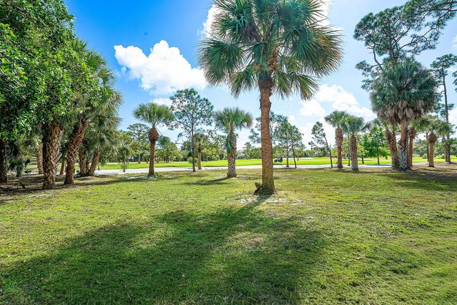 417 N Country Club Drive, Atlantis, FL 33462