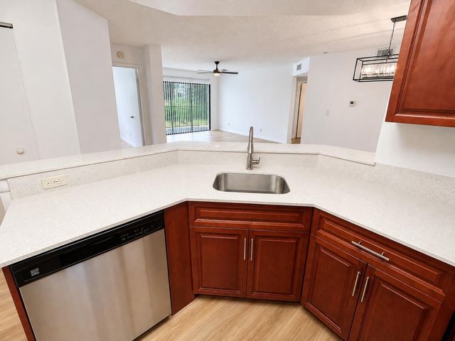 9150 W ATLANTIC Boulevard 1724, Coral Springs, FL 33071