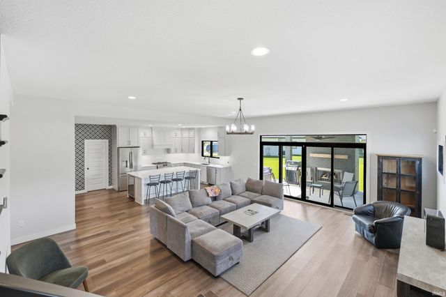12915 Hallux Cove, Fort Wayne, IN 46845