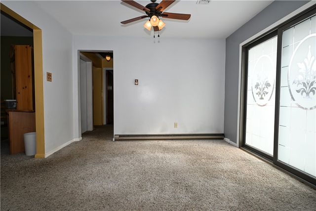 4355 E Barlind Dr, Whitehall, PA 15227