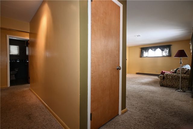 4355 E Barlind Dr, Whitehall, PA 15227