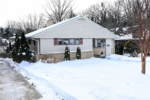 4355 E Barlind Dr, Whitehall, PA 15227