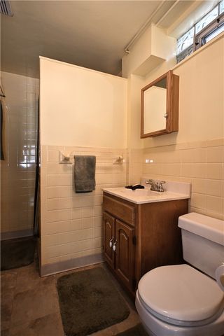 4355 E Barlind Dr, Whitehall, PA 15227