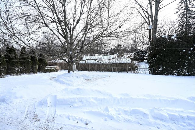 4355 E Barlind Dr, Whitehall, PA 15227