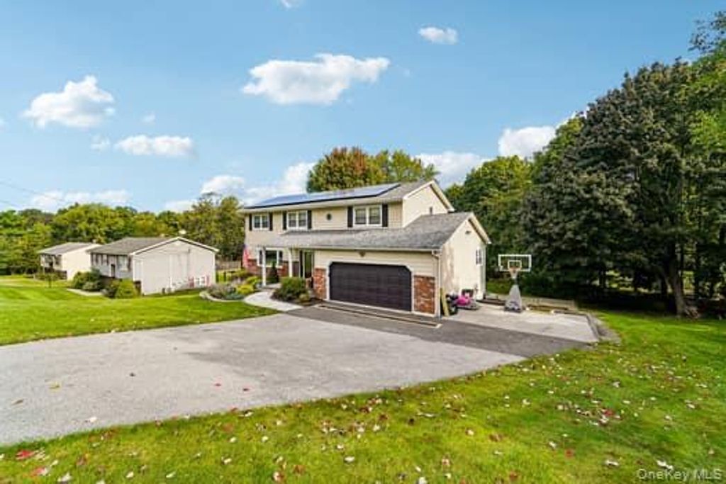 31 Peter Bush Drive, Monroe, NY 10950 — photo 2