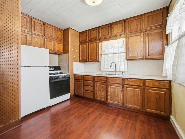 409 E Foster Street, Ludington, MI 49431