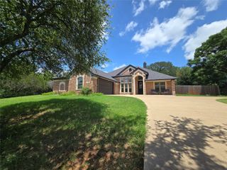 1302 Caballo Way, Granbury, TX 76048