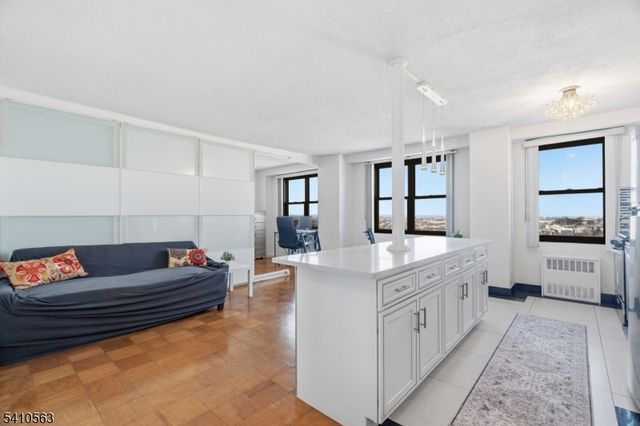 201 St. Pauls Ave 15P, Jersey City, NJ 07306