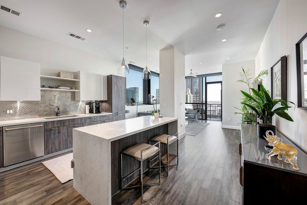 1211 Caroline Street 1501, Houston, TX 77002