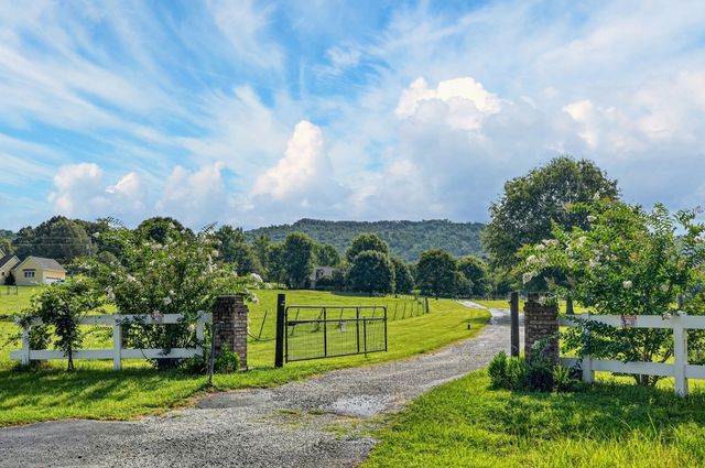 1377 Chestnut Grove Rd, Morrison, TN 37357