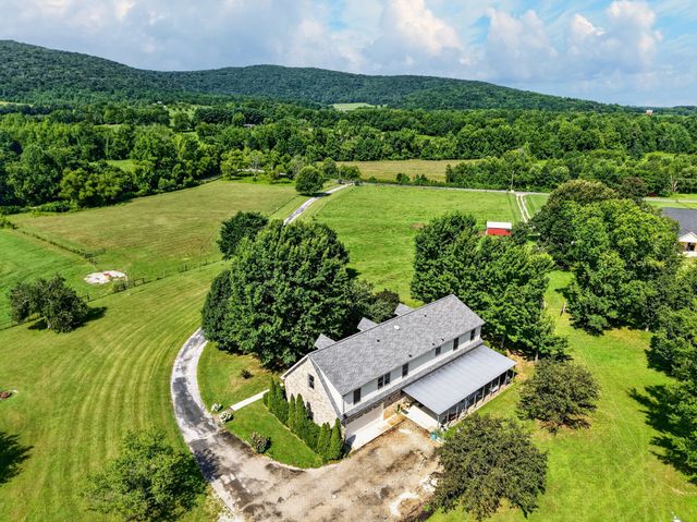 1377 Chestnut Grove Rd, Morrison, TN 37357
