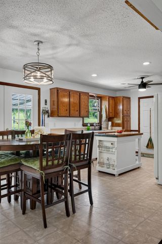 1377 Chestnut Grove Rd, Morrison, TN 37357