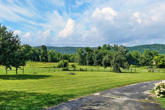 1377 Chestnut Grove Rd, Morrison, TN 37357