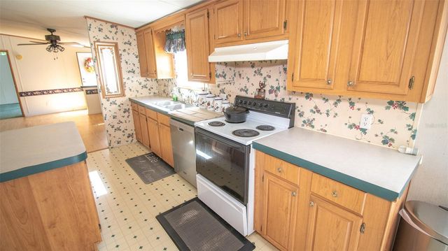 17824 NE 143RD TERRACE, Waldo, FL 32694