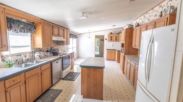 17824 NE 143RD TERRACE, Waldo, FL 32694