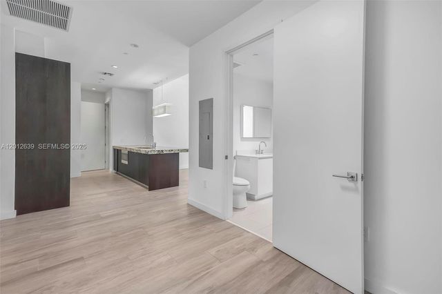 2831 S Bayshore Dr 402, Miami, FL 33133