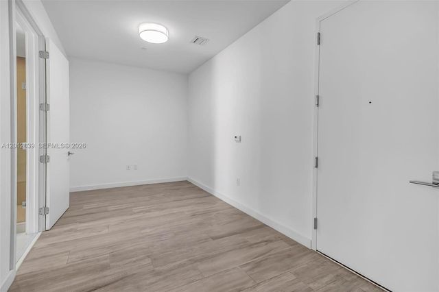 2831 S Bayshore Dr 402, Miami, FL 33133
