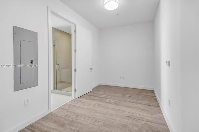 2831 S Bayshore Dr 402, Miami, FL 33133