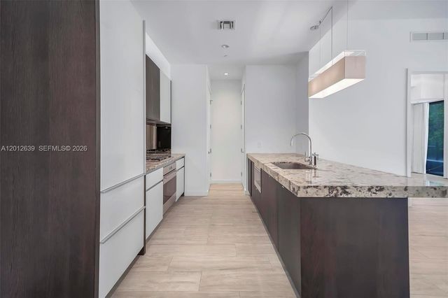2831 S Bayshore Dr 402, Miami, FL 33133