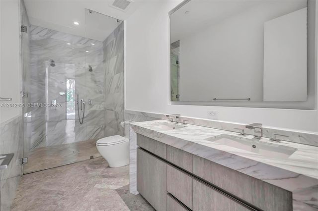 2831 S Bayshore Dr 402, Miami, FL 33133