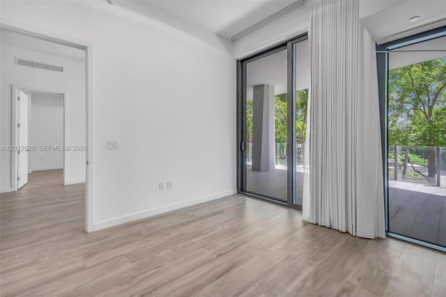2831 S Bayshore Dr 402, Miami, FL 33133
