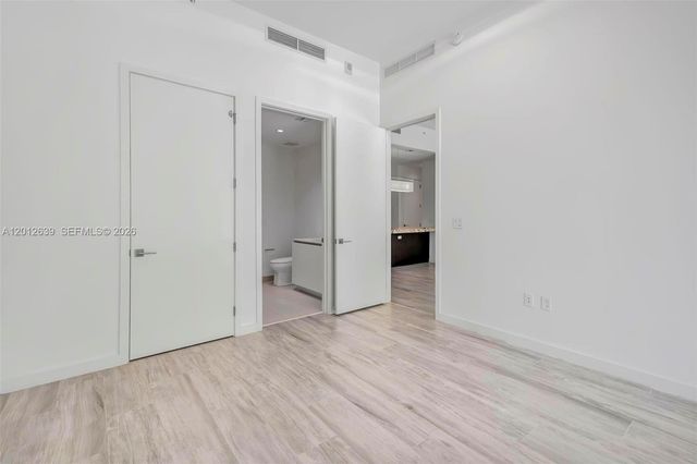 2831 S Bayshore Dr 402, Miami, FL 33133