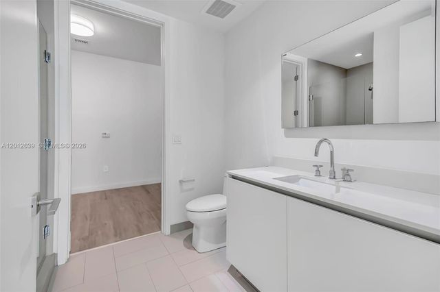 2831 S Bayshore Dr 402, Miami, FL 33133