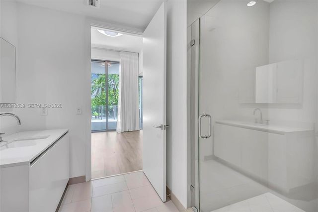 2831 S Bayshore Dr 402, Miami, FL 33133
