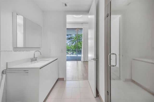 2831 S Bayshore Dr 402, Miami, FL 33133