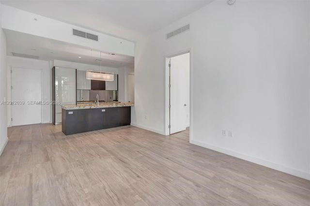 2831 S Bayshore Dr 402, Miami, FL 33133