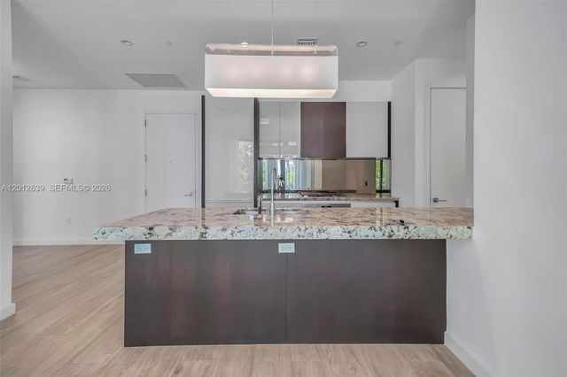 2831 S Bayshore Dr 402, Miami, FL 33133