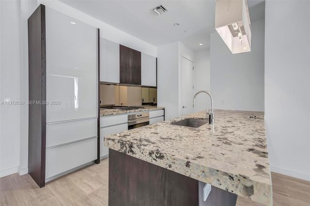 2831 S Bayshore Dr 402, Miami, FL 33133