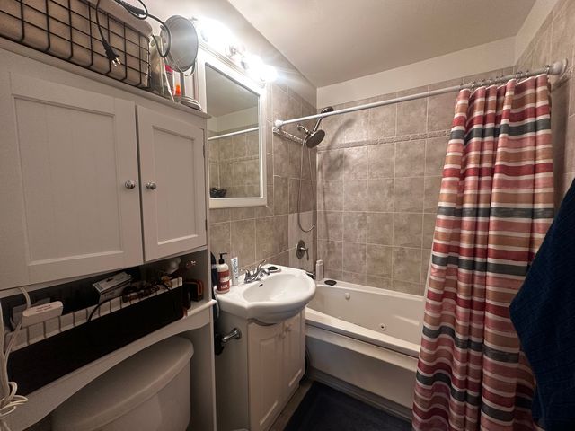 10205 S 86th Terrace 3-310, Palos Hills, IL 60465