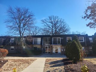 10205 S 86th Terrace 3-310, Palos Hills, IL 60465