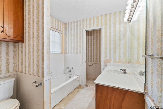 21135 County Road 1291, Flint, TX 75762