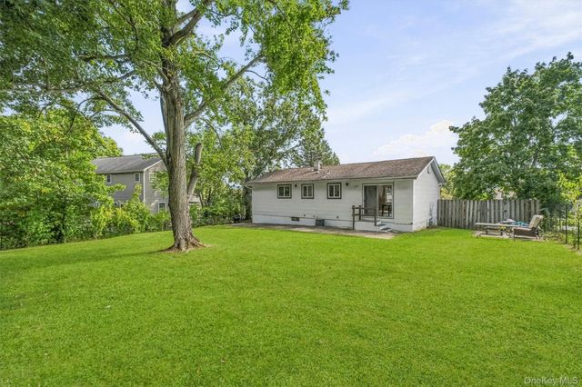 29 Cumberland Road, Fishkill, NY 12524