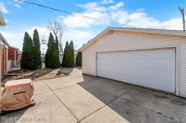 15470 Windemere Street, Southgate, MI 48195